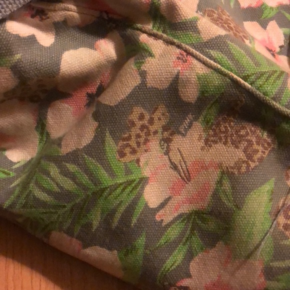 PINK HTF VICTORIAS SECRET FLORAL TROPICAL BACKPACK - Picture 6 of 7